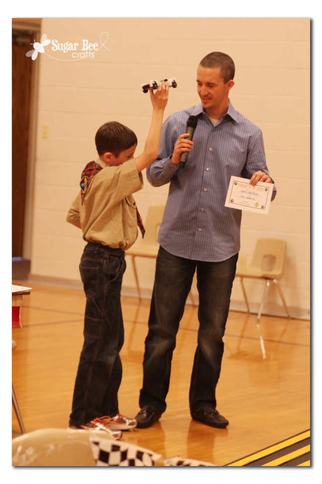 Pinewood Derby Competetion Fastest Car Prizes | DIY Trophies & Certificates