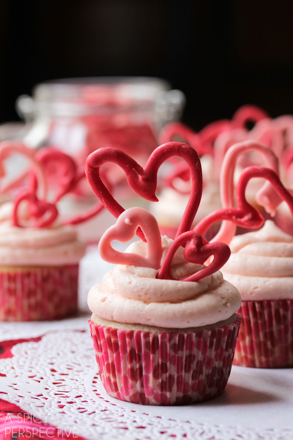 buttermilk-cupcakes-cherry-frosting4