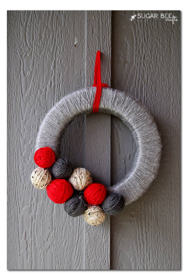 minimal yarn ball wreath