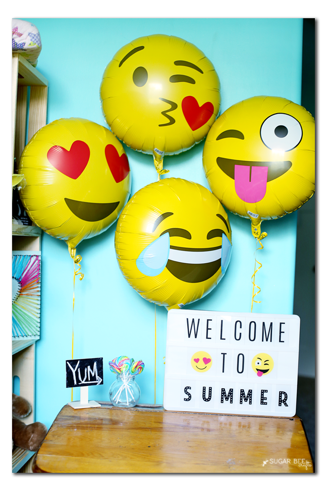summer lightbox emoji balloons