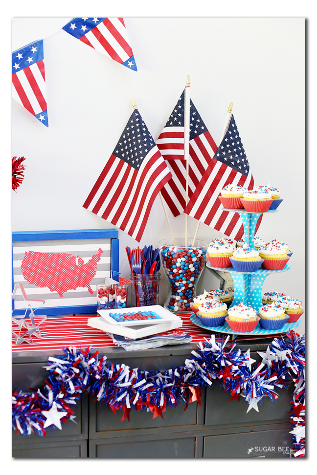 summer party tablescape cupcake idea